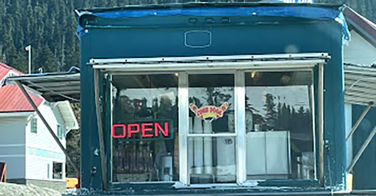 bobs espresso snoqualmie pass 001 825x430 1 768x401