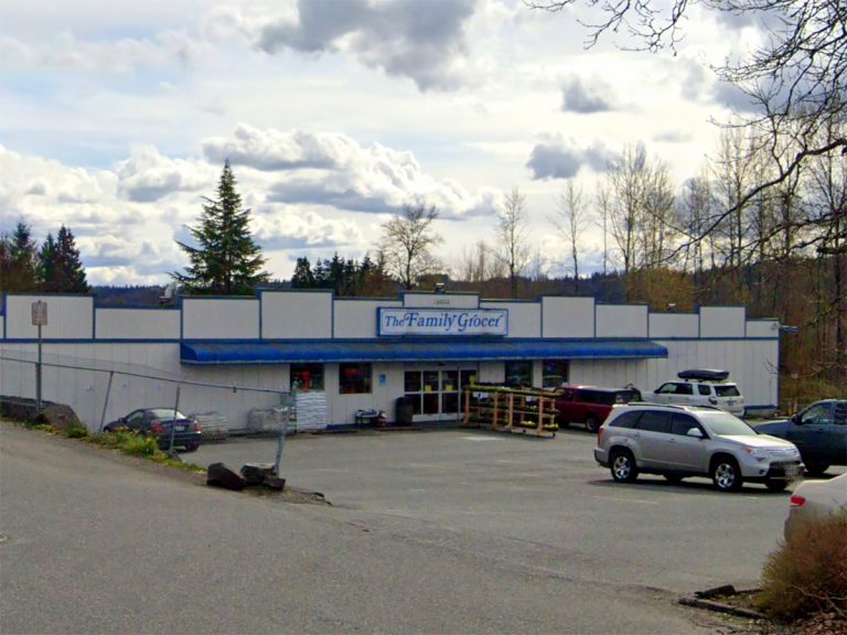 family grocer duvall wa 1200x900 1 768x576
