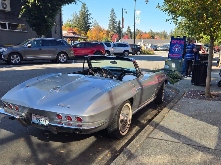 Snoqualmie Falls Brewery - 1965 Corvette outside front entrance