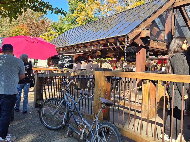 Snoqualmie Falls Brewery - outdoor seating