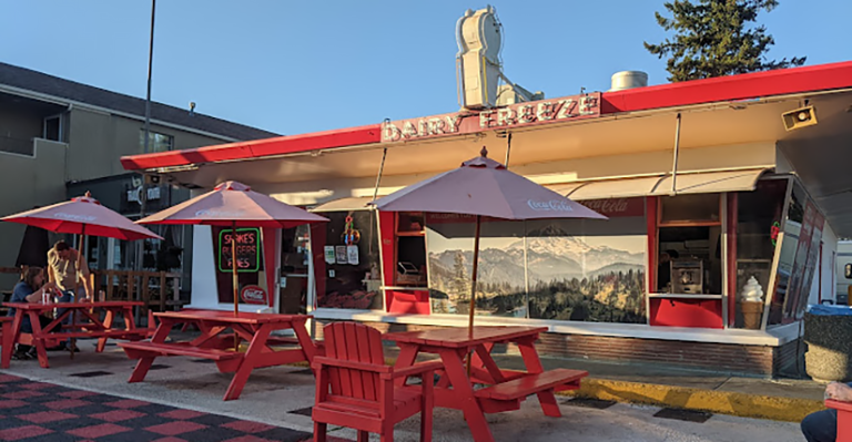 Scott's Dairy Freeze in North Bend WA exterior view