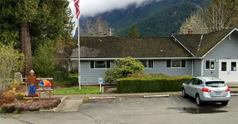 snoqualmie ranger station wa 003 825x430 1 768x400