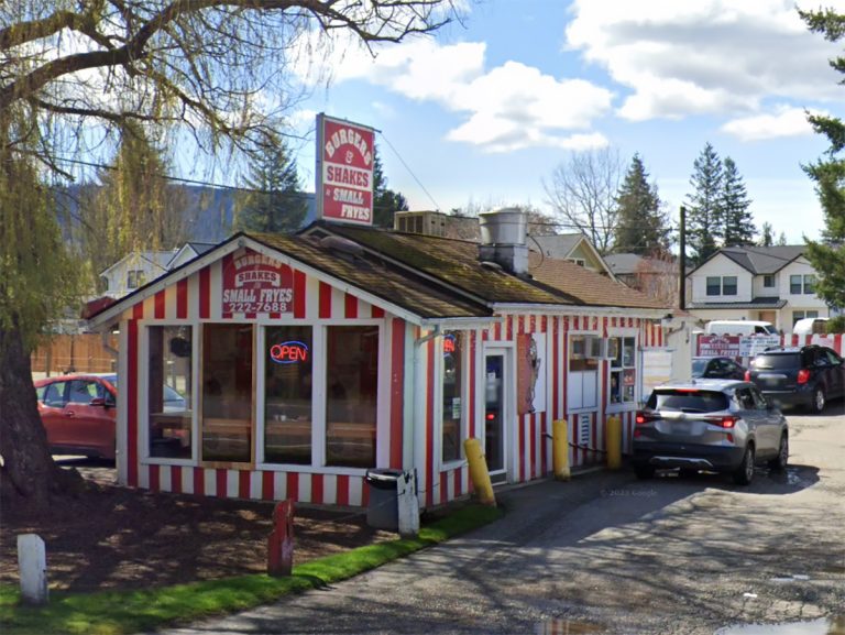 Small Fryes burger shack in Fall City Washington