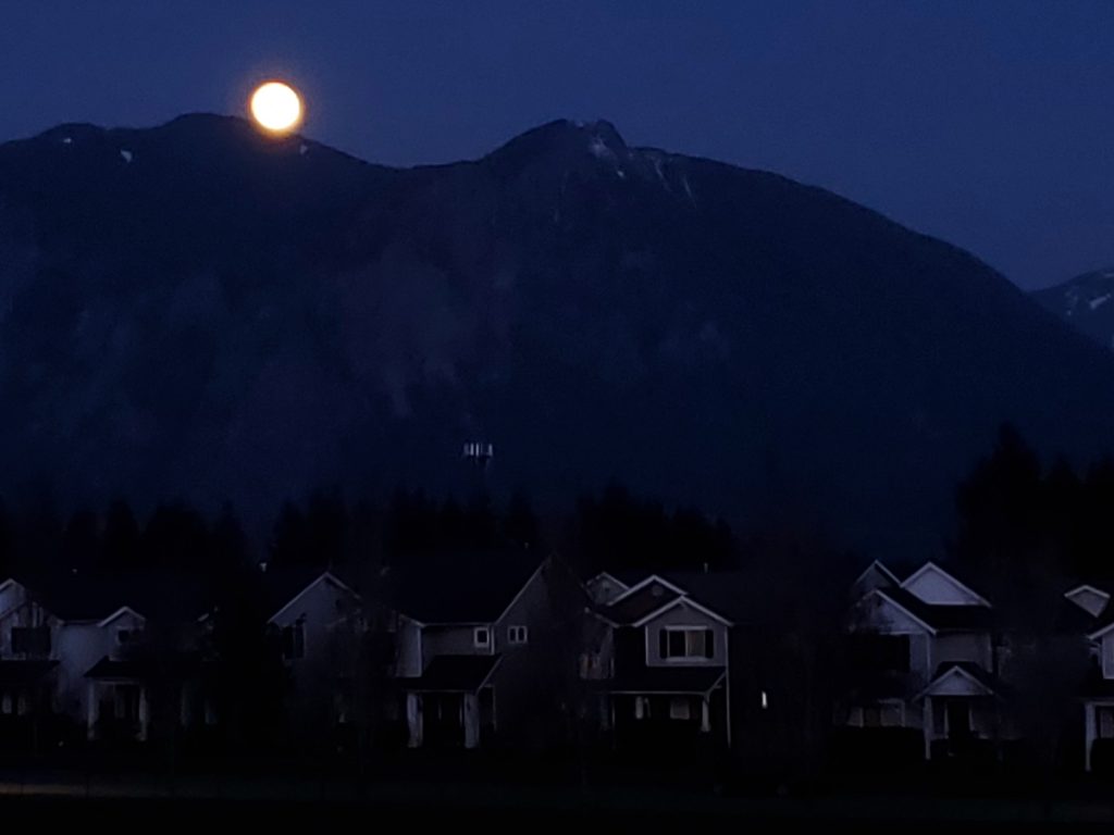 Moonrise over Mt. Si in Snoqualmie Washington